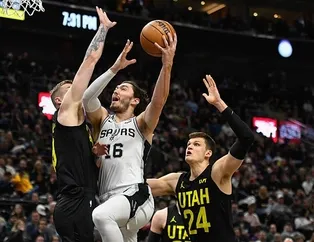 Curry Cedi Osman’ı üzdü