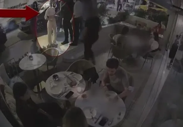 Oyuncu Melisa Döngel arkadaşlarıyla gittiği kafeye alınmayınca olay çıkardı! İşte o anlar...-3