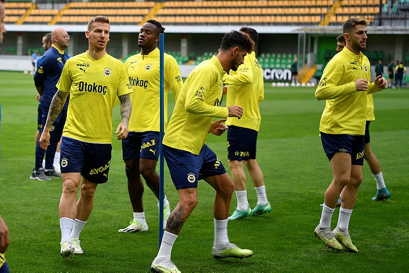 Fenerbahçe'de bir ayrılık daha! İşte yeni takımı - 5