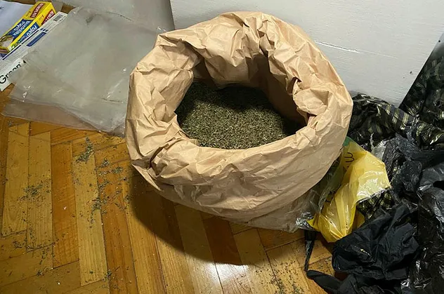 Pendik'te 100 kilo uyuşturucu ele geçirildi