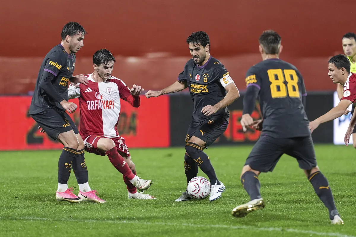 galatasarayda-3-yildiz-icin-ayrilik-karari-gundemde-1792390558130.jpg Okan Buruk talimatı verdi! Galatasaray'da 3 flaş ayrılık kararı-4