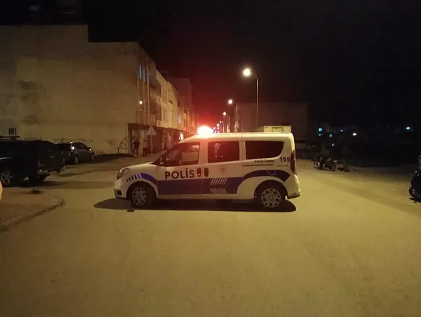 son-dakika-suriyeden-atilan-roket-kilise-dustu-1616094664834.jpg Son dakika! Suriye'den atılan roket Kilis'e düştü! Roketler terör örgütü PKK/YPG'nin işgali altındaki bölgeden fırlatıldı-3