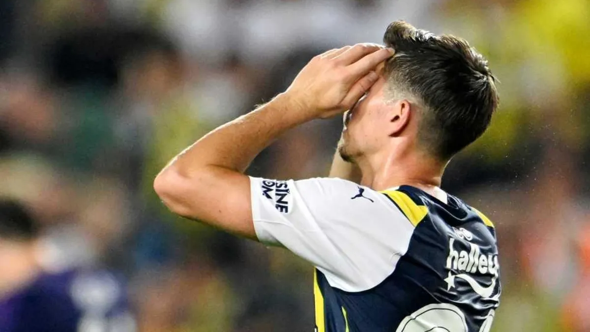 Fenerbahçe'de beklenen oluyor! 3 isim yolcu
