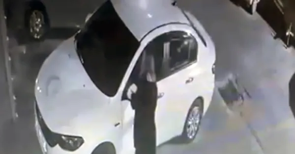 Antalya'da genç kadının taciz iddiası ortalığı karıştırdı: Otomobilini tornavidayla çizdi