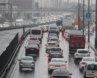 İstanbul’da trafik kilit! Yüzde 80’e dayandı!