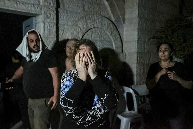 SON DAKİKA I Gazze İçişleri Bakanlığı duyurdu: İsrail uçakları Gazze'de sivillerin sığındığı Rum Ortodoks Kilisesi'ne saldırı düzenledi-2