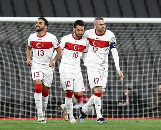 Hakan Çalhanoğlu Hollanda’yı avladı! Mükemmel gol...