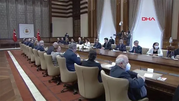 maske-yasagi-kalkiyor-mu-ramazan-bayrami-tatil-9-gun-mu-olacak-kararlari-baskan-erdogan-acikliyor-1650976123506.jpeg Maske zorunluluğu devam edecek mi? Karantina kuralları kaldırıldı mı? Başkan Erdoğan'dan flaş açıklamalar-2