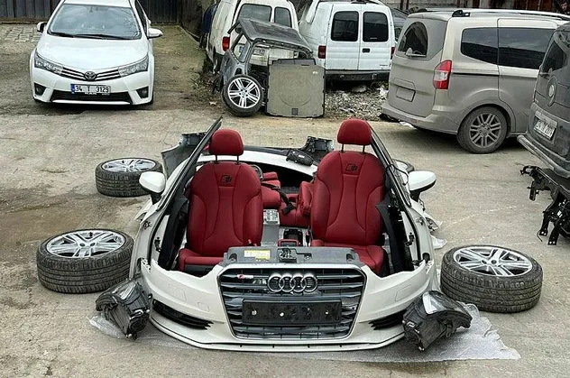 Lüks aracı çalıp parçalayan kişinin kimliği şoke etti! Yer: Esenyurt