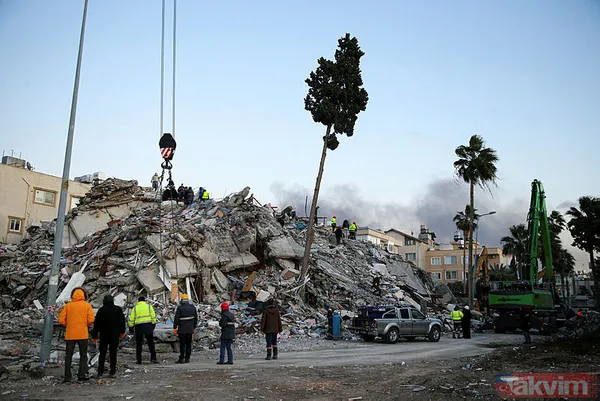 Acun Ilıcalı'nın sağ kolu Hakan Hatipoğlu'ndan paramparça eden paylaşım "Burnumdan gitmeyen kokular..." Demet Akalın dayanmadı "Hadi bakalım..." - 4