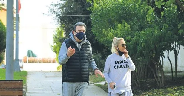 Sosyetenin ünlü isimlerinden Betina Machler ve sevgilisi Sinan Dereli yürüyüşe çıktı