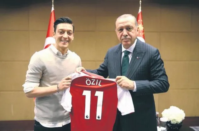 Mesut Özil: Bana ırkçılık yaptılar