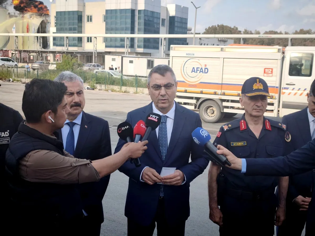 mersinde-biyodizel-tesisinde-yangin-faciasi-20-metreden-dusen-isci-hayatini-kaybetti-1778697939568.jpeg Mersin’de biyodizel tesisinde yangın faciası: 20 metreden düşen işçi hayatını kaybetti-3