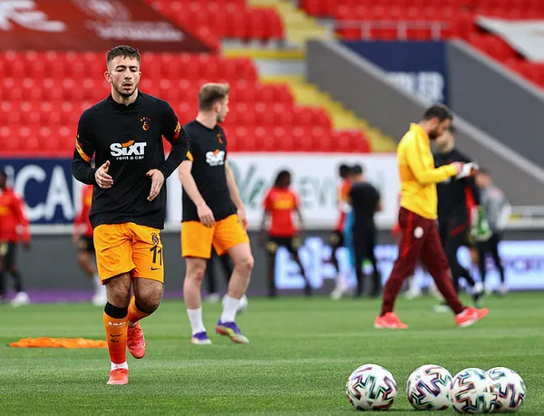 1628671514156.jpg Galatasaray'a büyük müjde! Brentford'tan Halil Dervişoğlu'nun önünü açan transfer...-3