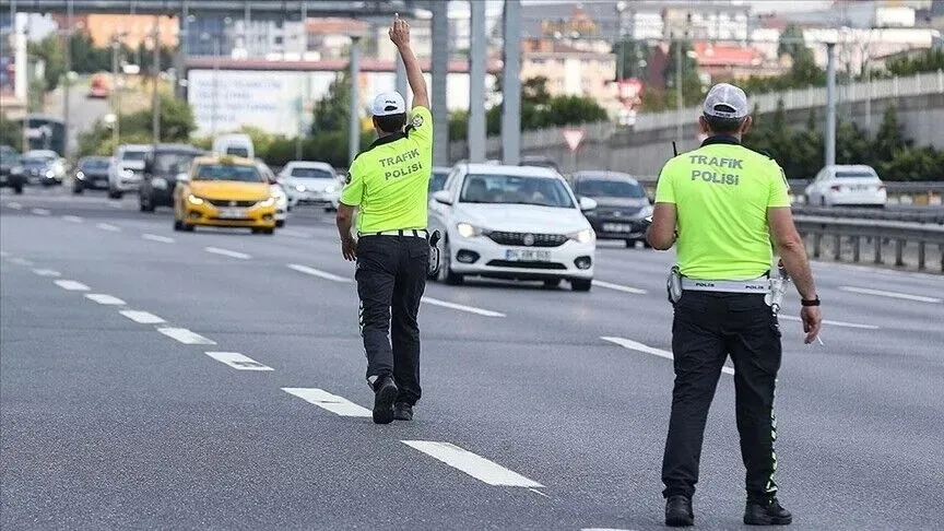 İstanbul'da bugün hangi yollar trafiğe kapalı? Triatlon nedeniyle alternatif güzergahlar belli oldu-4