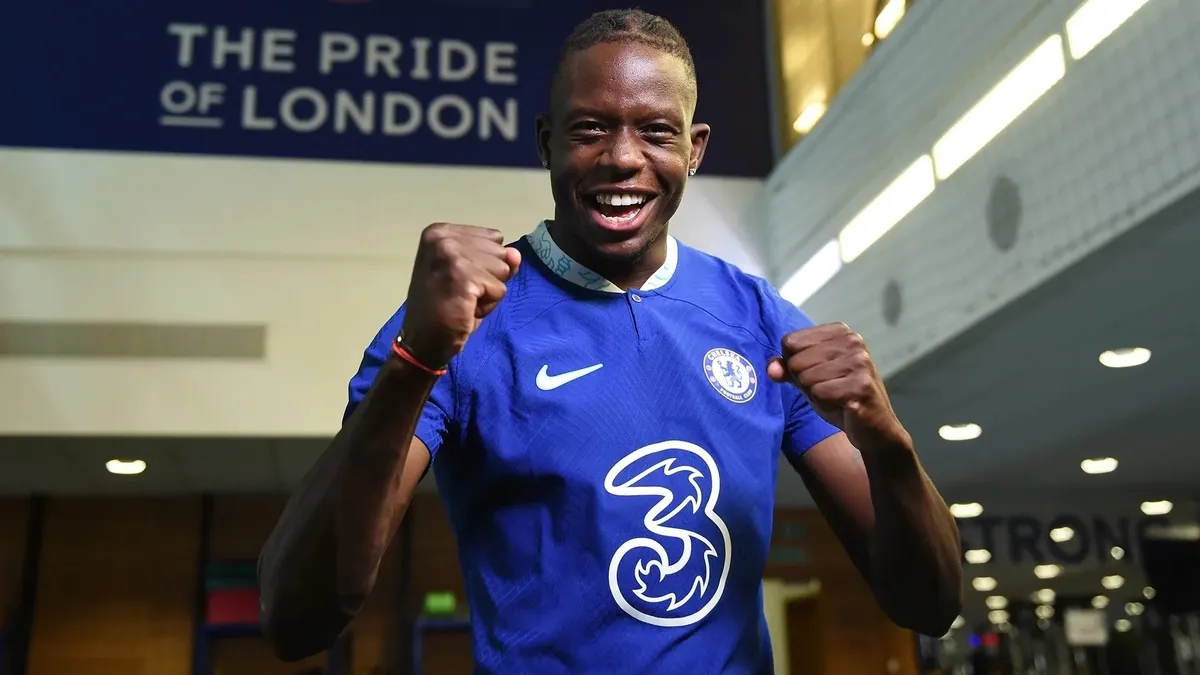 Orta saha için arayışlarını sürdüren Galatasaray transfer listesi İsviçreli yıldızı da ekledi