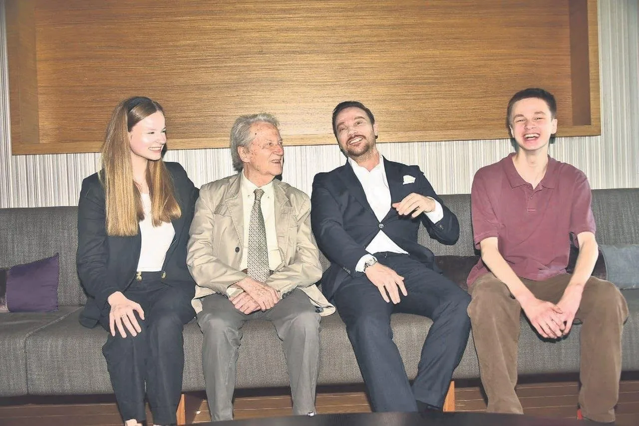 Şarkıcı Sinan Akçıl’dan samimi açıklamalar: Annemden sevgiyi babamdan saygıyı öğrendim