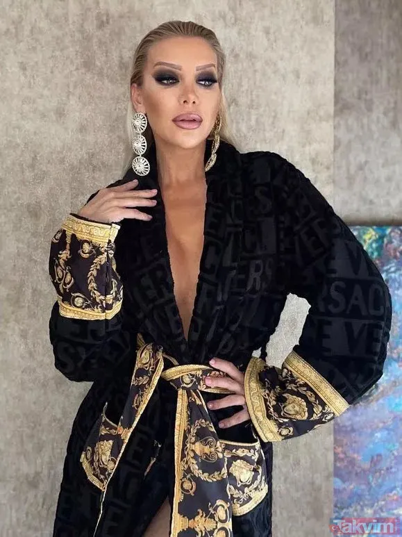 Gülşah Saraçoğlu sütyenli pozundan sonra bu kez de bornozlu 'hazırım' Eski haliyle olay yaratan Gülşah Saraçoğlu... - 9