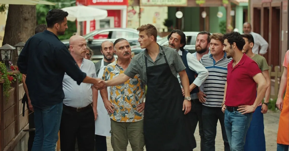 Ahmet, Zola'nın yardımına yetişiyor! Gençliğim Eyvah 6. bölüm