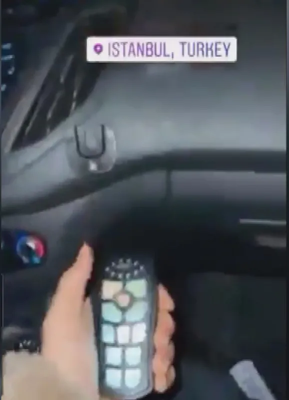 istanbul-kagithanede-polis-araciyla-tur-atan-sahis-daha-once-luks-aracta-karpuz-satan-iranli-cikti-1608368284462.jpg