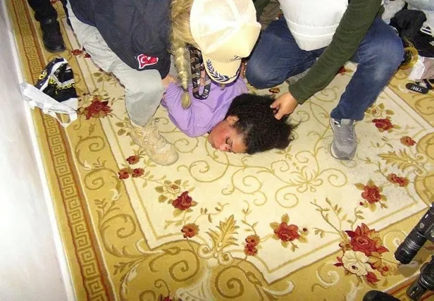 istiklaldeki-kalles-saldirinin-faili-pkkypgli-ahlam-albashir-ottu-talimati-haci-kod-adli-teroristten-kalabalig-1668620208427.jpeg İstiklal'deki kalleş saldırının faili PKK/YPG’li Ahlam Albashir'in gözaltına alındığı adreste 4 adet cep telefonu ele geçirildi-13