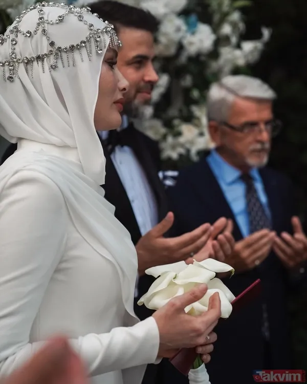 2,5 ay önce evlenen Gamze Özçelik'ten eşi Reshad Strik'e övgü! “Beyim diye demiyorum, çok yeteneklidir!” - 5