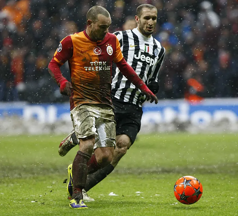 Galatasaray'da Pape Gueye derken ters köşe! Boş kontenjana geleceğin yıldızı - 4