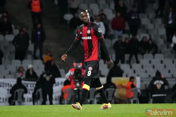 Arabasını bulamayınca fırına sığındı! Mbaye Diagne'yi saatçi sandılar - 7