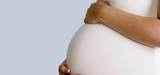 Kadın yaşlandıkça doğurganlığı azalmıyor