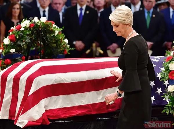 ABD'li Senatör McCain için Kongre'de tören düzenlendi - 22