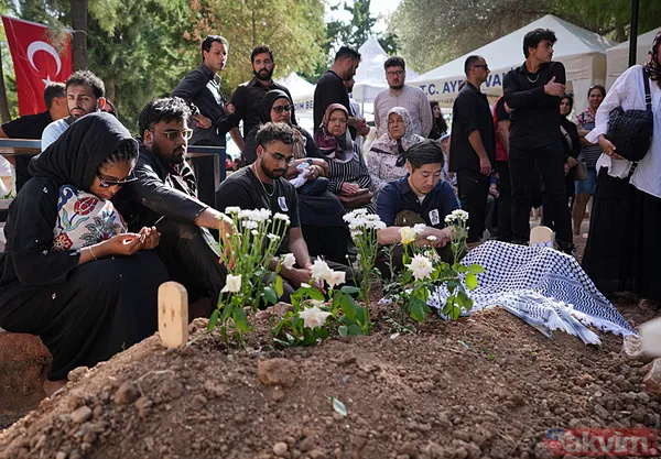 Ayşenur Ezgi Eygi son yolculuğuna uğurlandı! Vatandaşlar İsrail'e lanet yağdırdı: Kanı yerde kalmayacak - 18