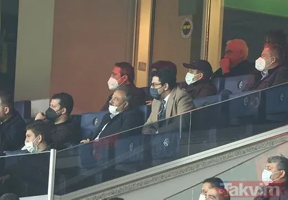 Fenerbahçe- Afyonspor maçında taraftar isyan bayrağını çekti! Ali Koç istifa sesleri