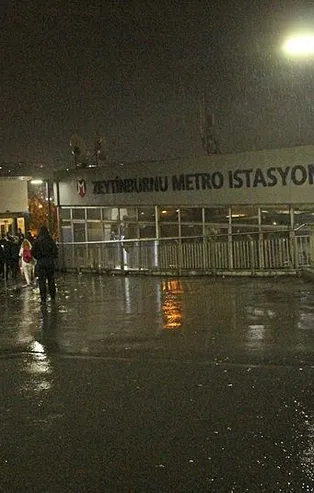 Metro istasyonunda raylara düşen kadın yaralandı