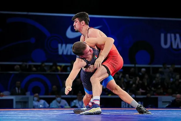 Cezayir'de düzenlenen 19. Akdeniz Oyunları'nda milli güreşçi Kerem Kamal'dan altın madalya-1