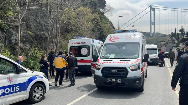 son-dakika-kagithanede-soforu-kalp-krizi-geciren-iett-otobusu-6-araca-carpti-beykozda-iett-otobusu-kaldirima-c-1650535911969.jpg SON DAKİKA: Kağıthane'de şoförü kalp krizi geçiren İETT otobüsü 6 araca çarptı! Beykoz'da İETT otobüsü kaldırıma çıktı taşlara vurdu-8