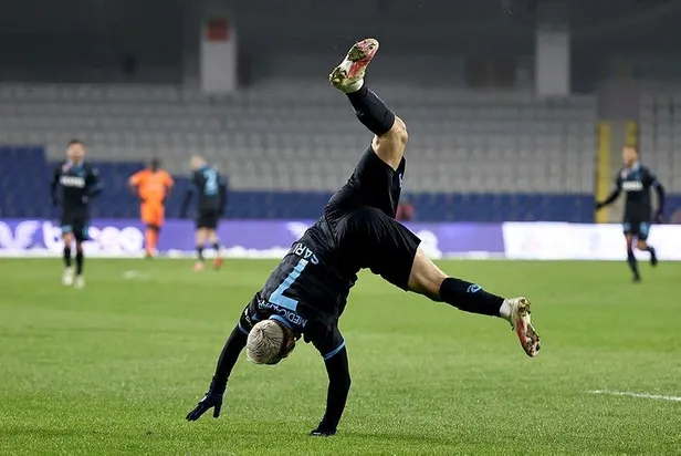 trabzonsporun-genc-yildizi-yusuf-saridan-messi-golu-1613773080790.jpeg Trabzonspor'un genç yıldızı Yusuf Sarı'dan Messi golü!-5
