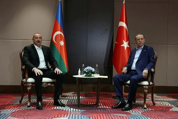 baskan-erdogan-semerkantta-azerbaycan-cumhurbaskani-ilham-aliyev-ile-bir-araya-geldi-1668105842397.jpeg