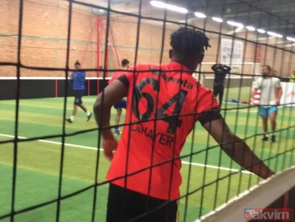 Beşiktaş'ın yıldız ismi Galatasaray formasını böyle giydi! Görenler dönüp tekrar tekrar baktı - 7