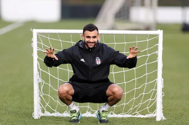 Ghezzal - Beşiktaş görüşmesinde kritik gün! Detayları takvim.com.tr açıklıyor