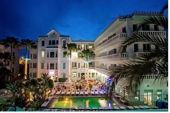 psgnin-super-yildizi-lionel-messinin-30-milyon-euroya-satin-aldigi-oteli-yikiliyor-1638439346861.jpg PSG'nin süper yıldızı Lionel Messi'nin 30 milyon euro'ya satın aldığı oteli yıkılıyor-3