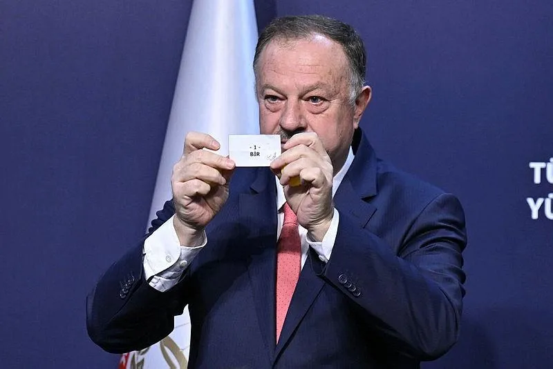 Seçime katılacak siyasi partilerin oy pusulasındaki yerleri belli oldu! AK Parti oy pusulasında 1. sırada-4