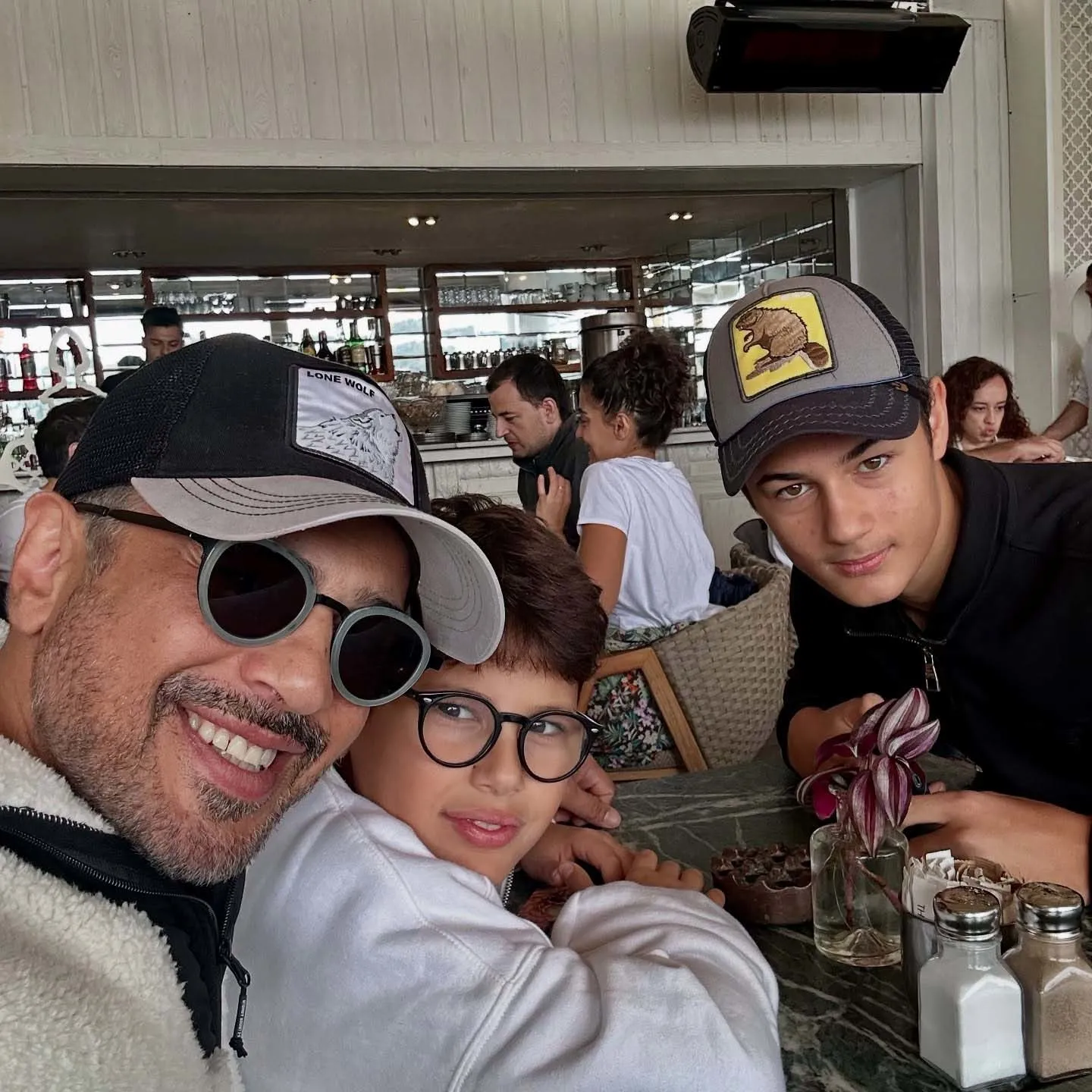 Cenk Torun oğlu mezuniyet pozuyla ortalığı kasıp kavurdu! Mankenlere taş çıkarttı! “Resmen babasının gençliği” - 24