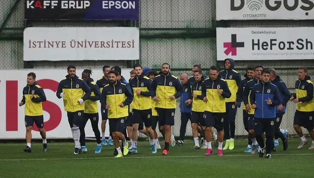 Fenerbahçe'de Ersun Yanal futbolcularına seslendi: Ayağa kalkın beyler yeniden başlıyoruz-1