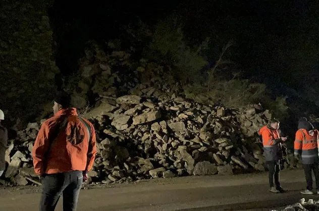 Zonguldak - Ankara karayolunda heyelan meydana geldi! Yolun şeridi ulaşıma kapandı