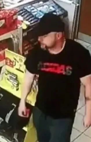 İngiltere bu sapığı konuşuyor! Annelerin gözü önünde tecavüz etti