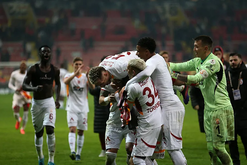 Galatasaray'da biletler kesildi! 5 ayrılık birden - 4