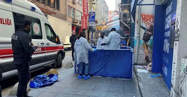 Kadıköy'de sokakta bir kişi ölü bulundu