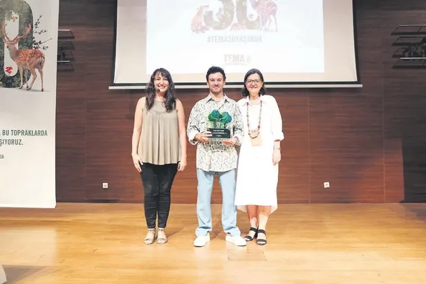 Güzel oyuncu Alina Boz ve Umut Evirgen'den mutluluk pozu: Eleştirilere kulak tıkayıp aşklarına tam gaz devam ediyorlar!-13