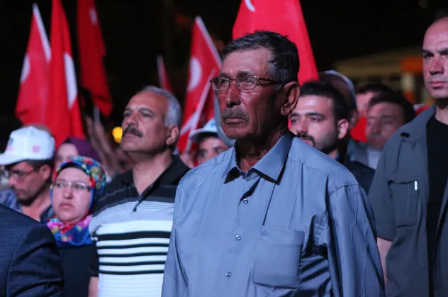 Şehit Ömer Halisdemir'in babası Türk halkına seslendi: İhaneti görün