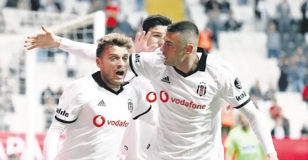 Beşiktaş Adem Ljajic’in bonservisini alıyor